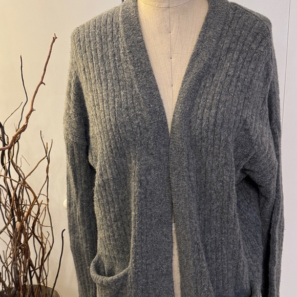 H&M Dark Gray Women's Cardigan - Picture 2 of 6